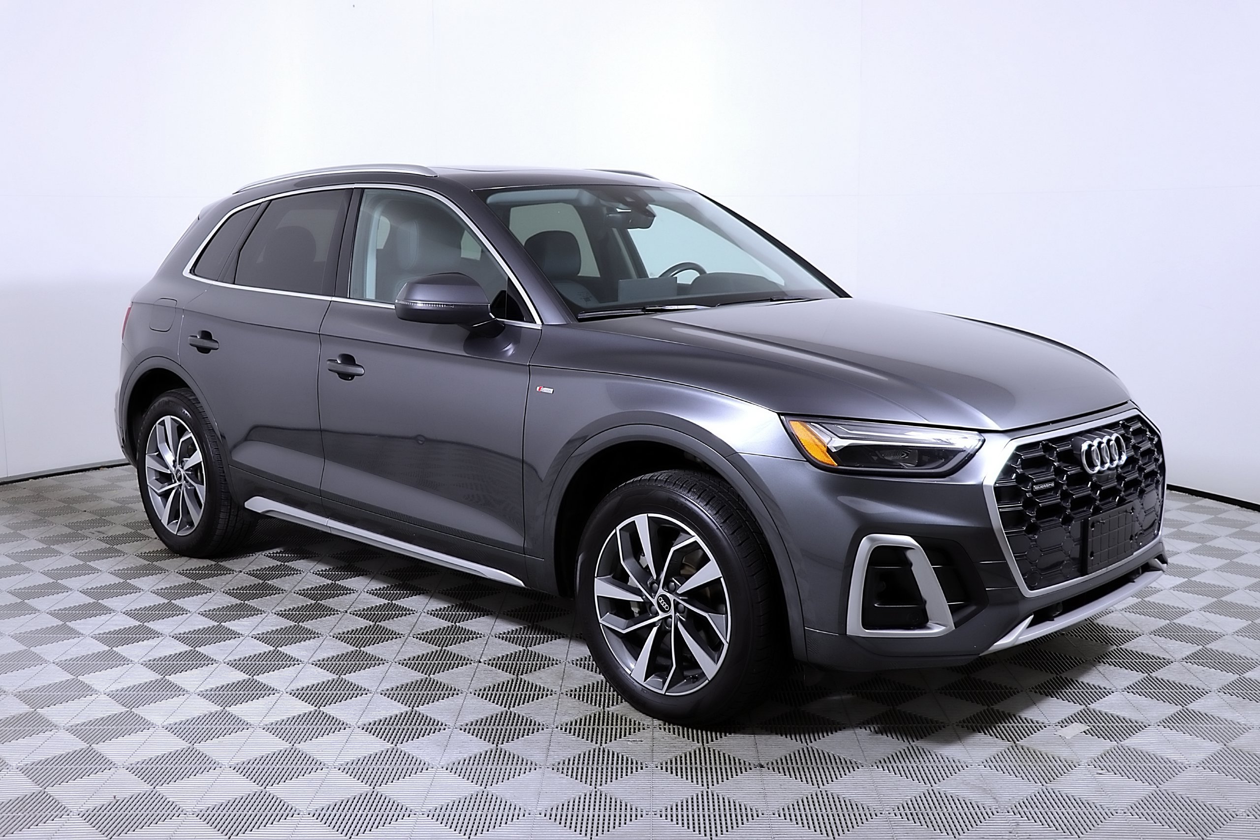 Used 2023 Audi Q5 2.0T Premium Plus w/ Premium Plus Package AWD/4WD image 6