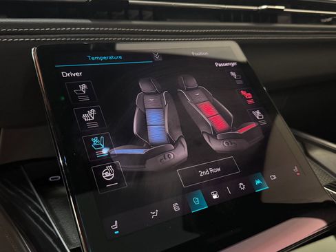 Certified 2025 Cadillac Escalade ESV Sport image 40