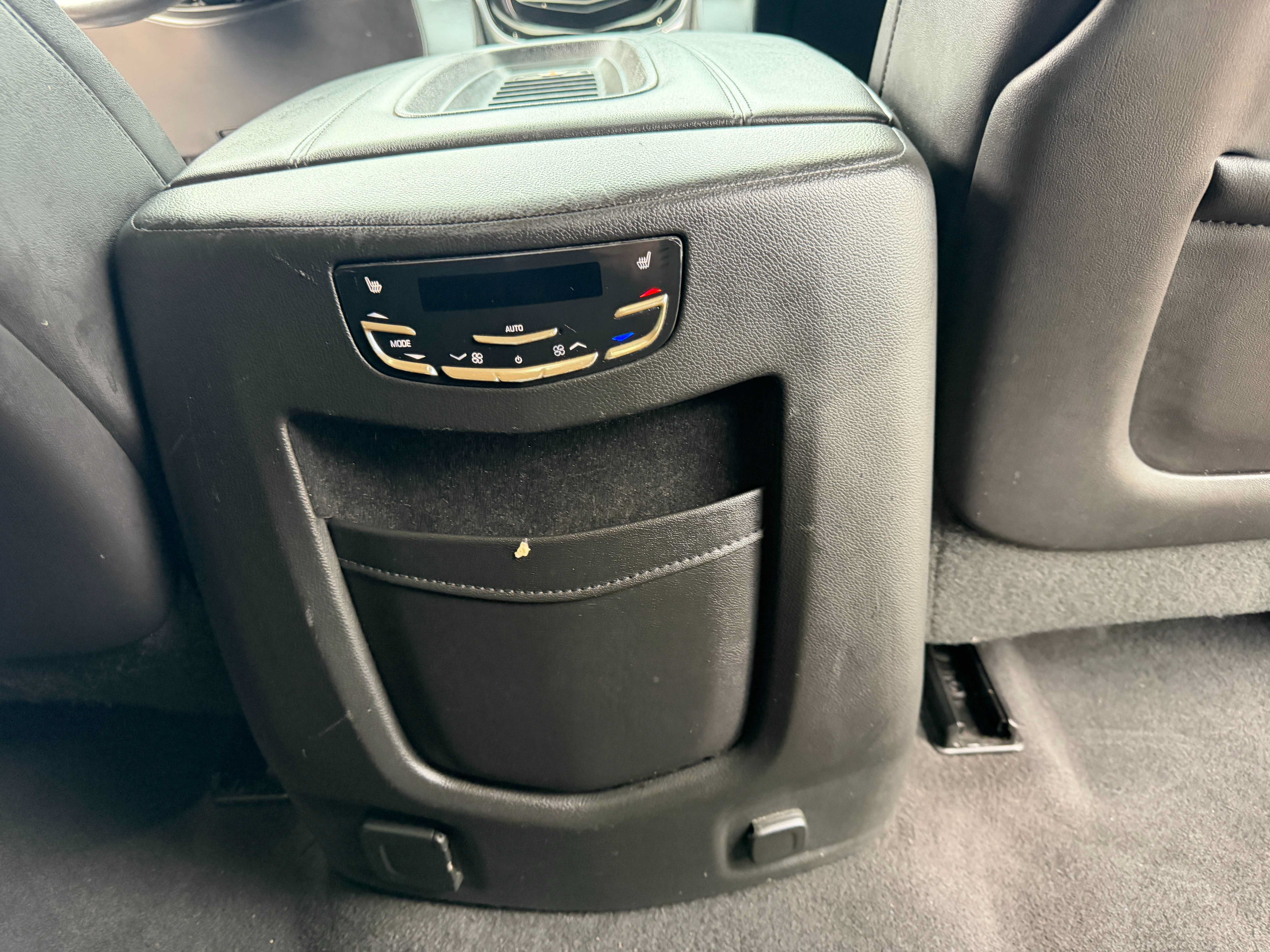 Used 2020 Cadillac Escalade Luxury RWD image 18