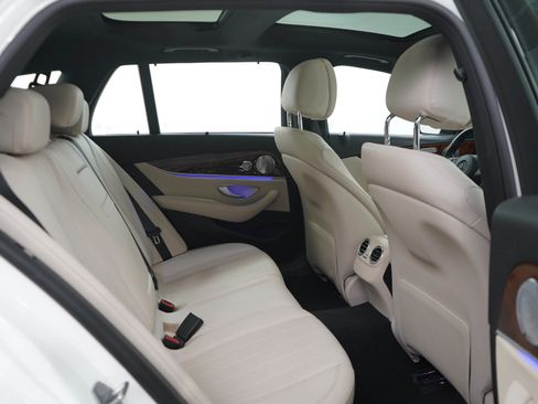Used 2017 Mercedes-Benz E 400 4MATIC Wagon image 12