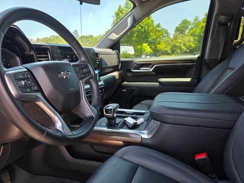 Used 2024 Chevrolet Silverado 1500 LT Trail Boss w/ LT Trail Boss Premium Package AWD/4WD image 14