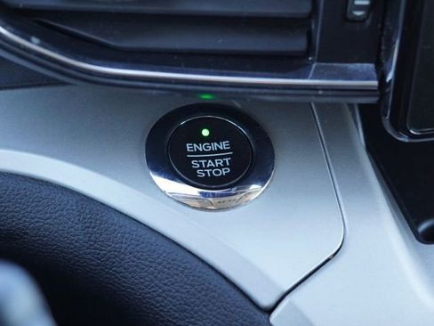 Used 2020 Ford Explorer XLT w/ Equipment Group 202A image 21