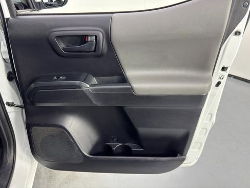 Used 2020 Toyota Tacoma SR w/ SR Convenience Package image 37