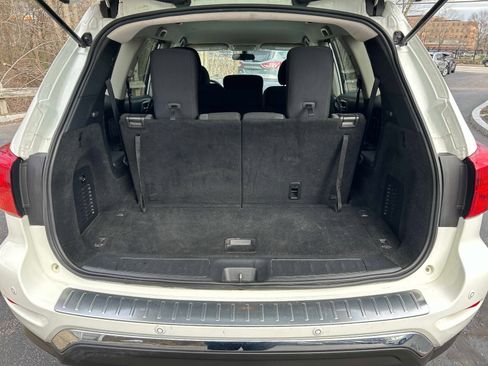 Used 2020 Nissan Pathfinder S AWD/4WD image 13
