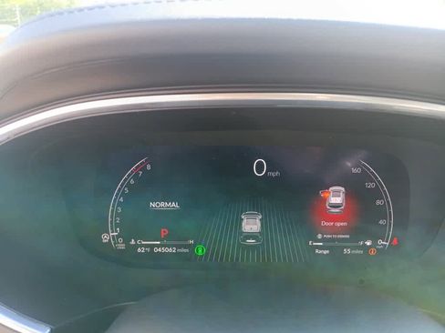 Used 2023 Acura MDX SH-AWD w/ Technology Package image 12