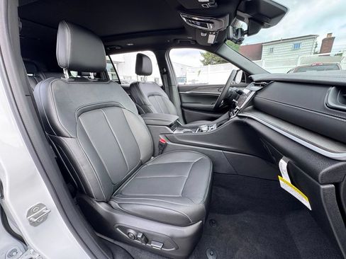 New 2026 Jeep Grand Cherokee L Limited AWD/4WD image 19