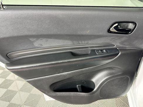 Used 2023 Dodge Durango GT RWD image 24