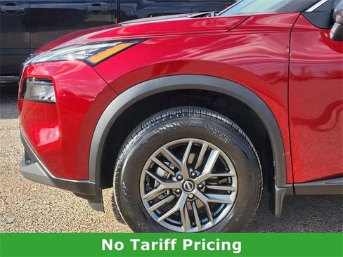 Used 2023 Nissan Rogue S image 7