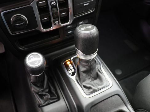 Used 2021 Jeep Wrangler Unlimited Sport image 24