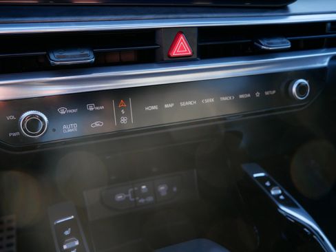 Used 2024 Kia Sorento SX Prestige image 23