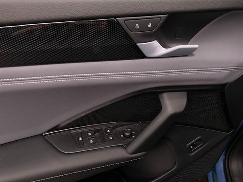 New 2026 Volkswagen Tiguan SE R-Line image 28