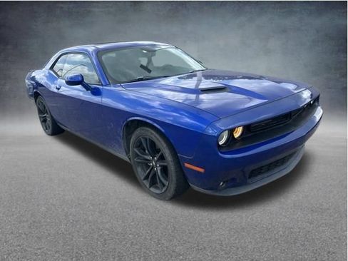 Used 2018 Dodge Challenger SXT Plus RWD image 6
