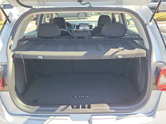 Certified 2026 Hyundai Venue SE FWD image 25