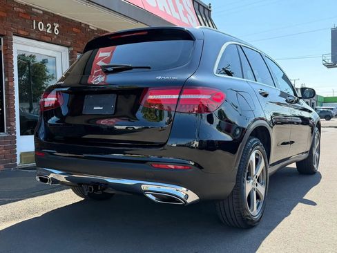 Used 2017 Mercedes-Benz GLC 300 4MATIC image 4