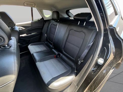 Used 2025 Chevrolet Trax LT FWD image 20
