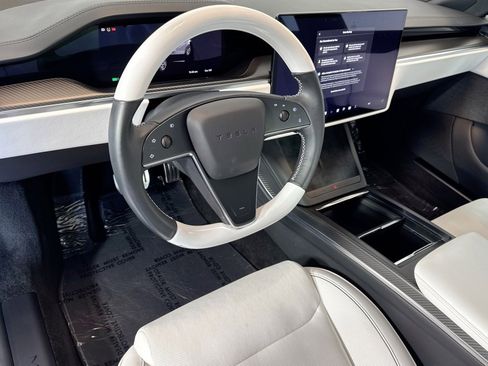 Used 2024 Tesla Model S Plaid image 6