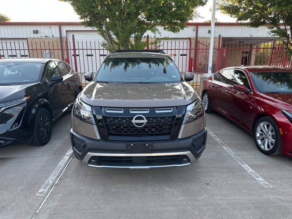 Used 2024 Nissan Pathfinder Rock Creek AWD/4WD image 3