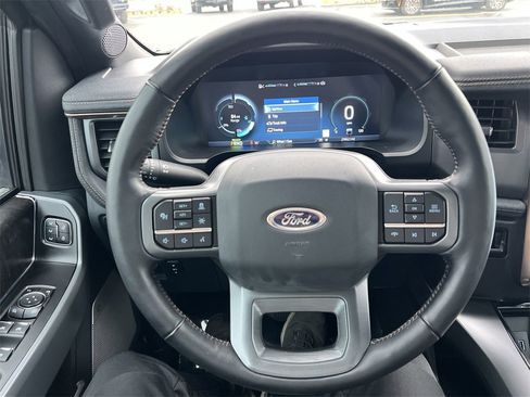 Used 2022 Ford F150 Lightning Lariat image 11