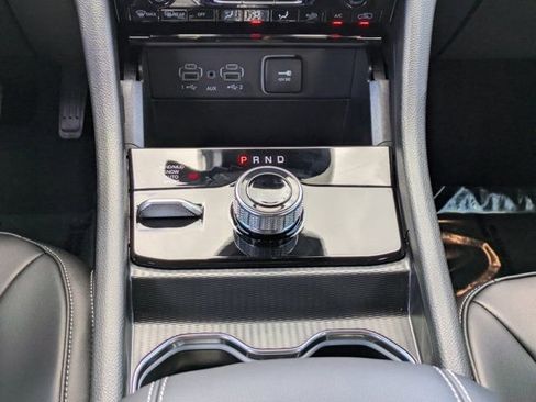 New 2025 Jeep Grand Cherokee Limited w/ Black Appearance Package AWD/4WD image 17