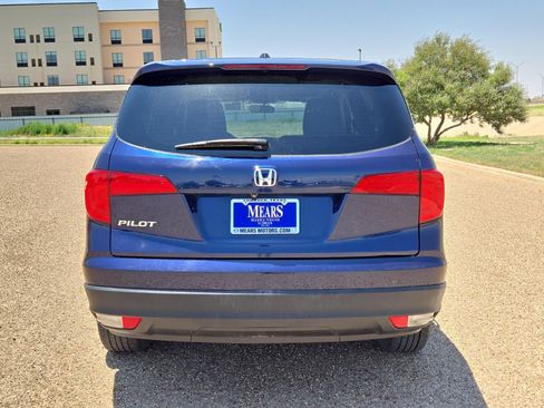 Used 2017 Honda Pilot EX image 4
