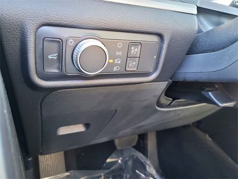 Used 2020 Ford Explorer XLT image 23