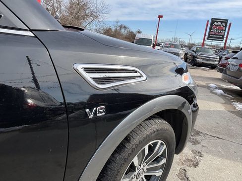 Used 2018 Nissan Armada Platinum image 12