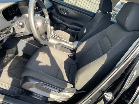 Used 2025 Honda HR-V LX image 18