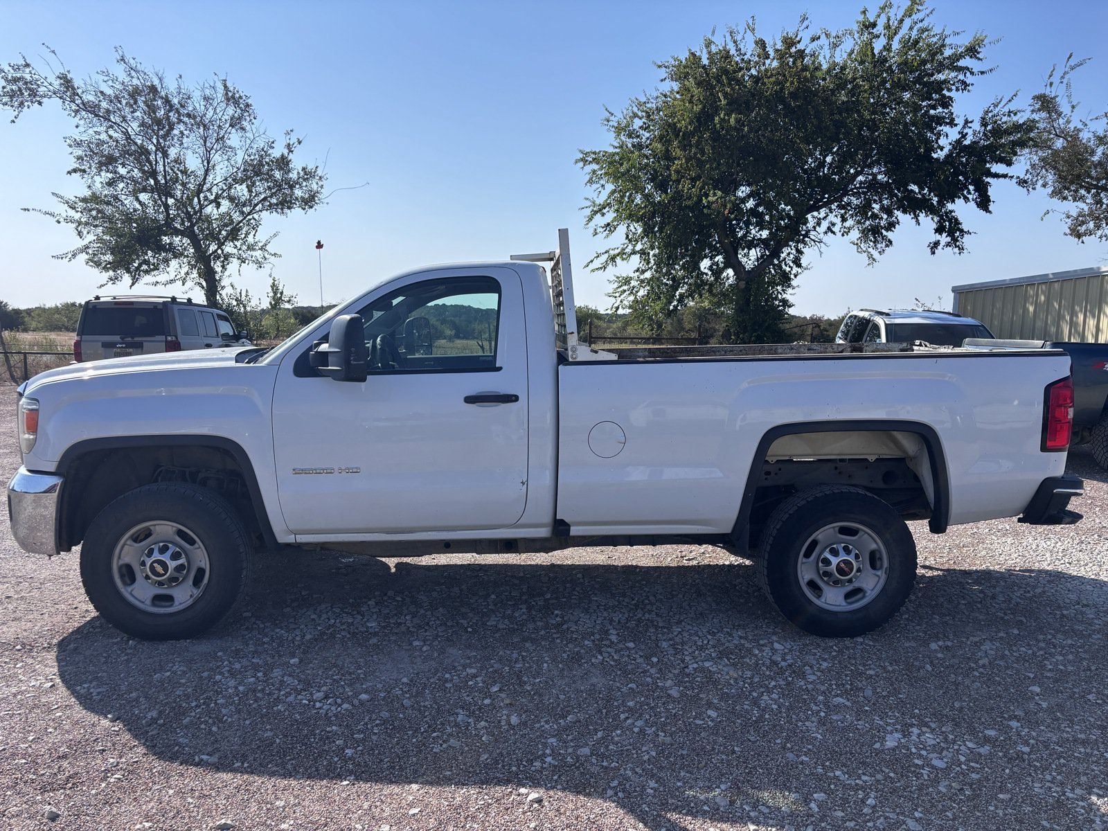 Used 2017 GMC Sierra 2500 2WD Regular Cab image 2