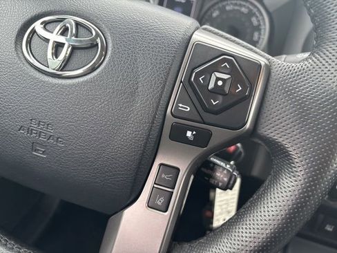 Used 2018 Toyota Tacoma SR5 image 23