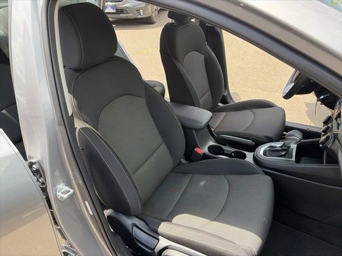 Used 2024 Kia Forte LXS w/ LXS Technology Package FWD image 24