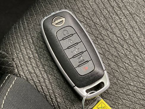 Used 2024 Nissan Rogue SV image 28