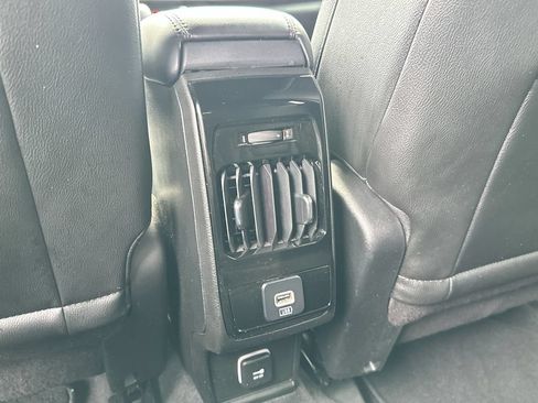 Used 2024 Jeep Compass Latitude AWD/4WD image 4