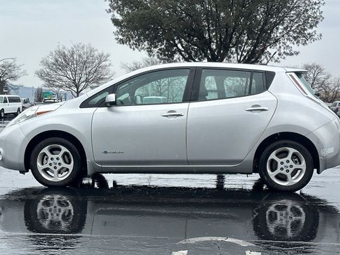 Used 2013 Nissan Leaf SV w/ LED & Quick Charge Pkg image 7