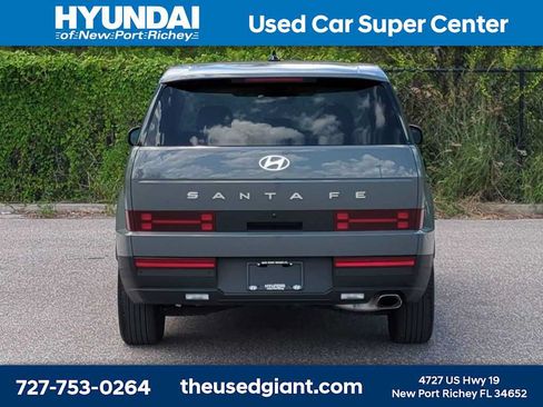 Used 2024 Hyundai Santa Fe SE FWD image 4