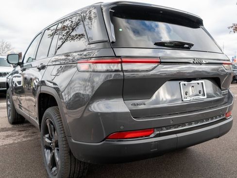 New 2025 Jeep Grand Cherokee Limited image 7
