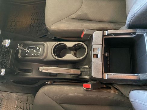 Used 2015 Jeep Wrangler Unlimited Sport AWD/4WD image 18