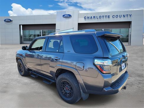 Used 2018 Toyota 4Runner SR5 image 3