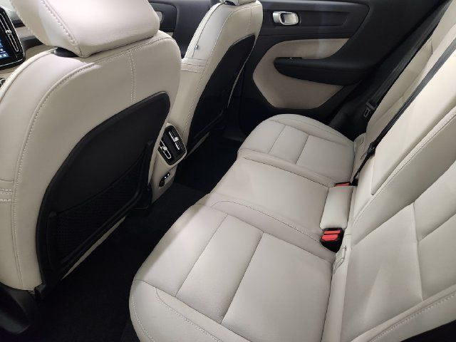 Certified 2026 Volvo XC40 B5 Plus w/ Protection Package Premier AWD/4WD image 30