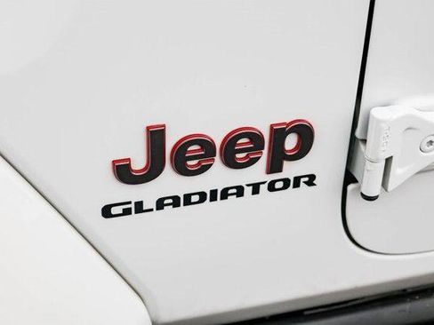 Certified 2020 Jeep Gladiator Rubicon AWD/4WD image 29