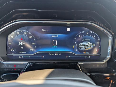 Used 2023 Chevrolet Silverado 1500 LT image 28