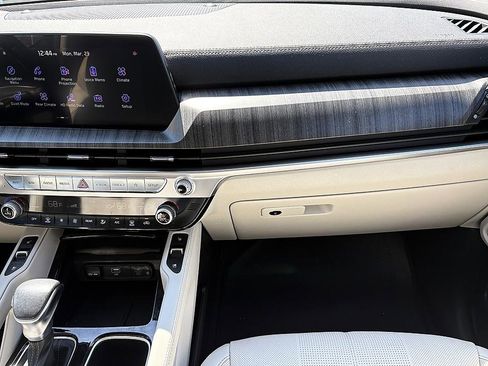 Used 2023 Kia Telluride EX w/ EX Captain's Chair Package image 14