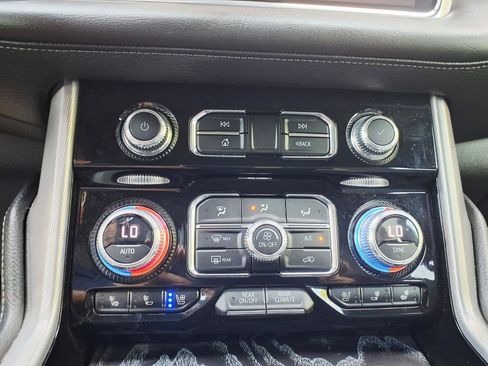 Used 2023 GMC Yukon XL Denali image 24