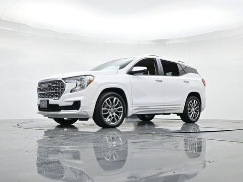 Used 2022 GMC Terrain Denali image 37