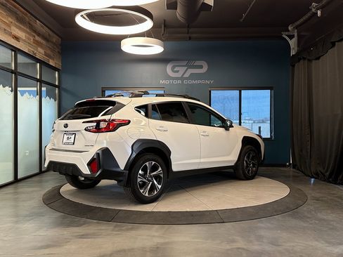 Used 2024 Subaru Crosstrek 2.0i Premium image 3