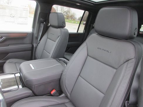 New 2026 GMC Yukon XL Denali w/ Sun & Power Step Package image 12