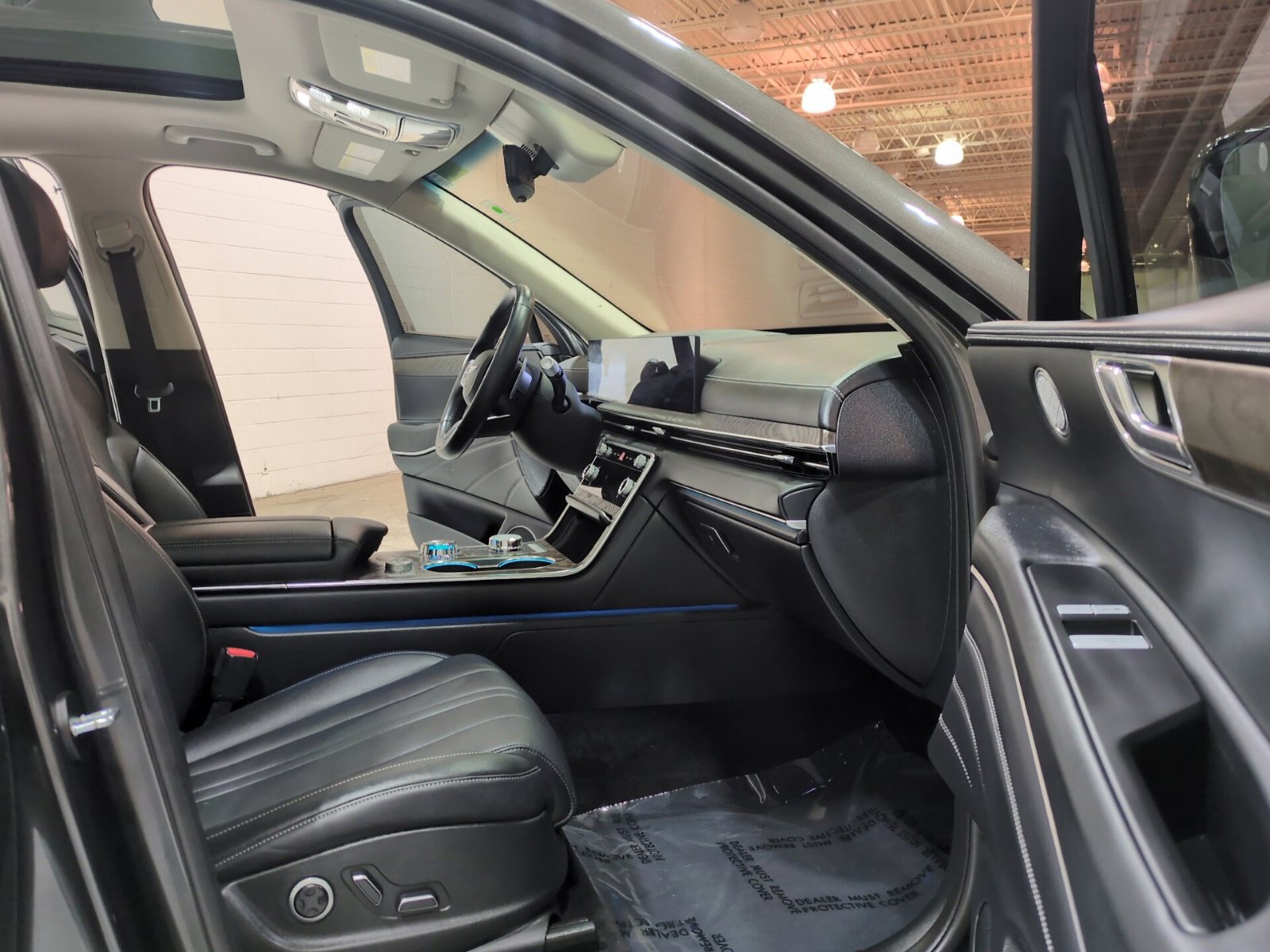 Certified 2025 Genesis GV80 2.5T Select AWD/4WD image 9