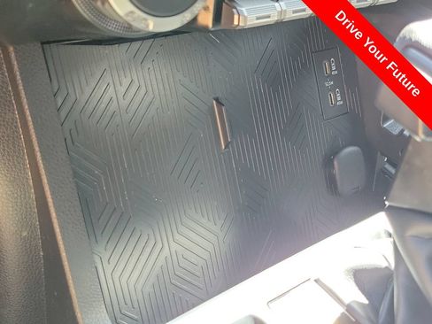 Used 2025 Toyota Tacoma TRD Sport AWD/4WD image 13