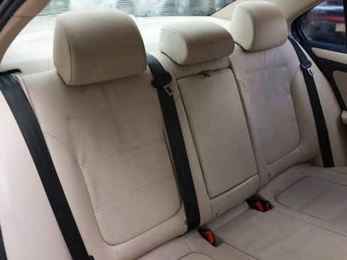 Used 2012 Volkswagen Jetta SE FWD image 21