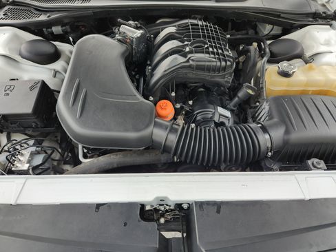 Used 2016 Dodge Challenger SXT RWD image 30