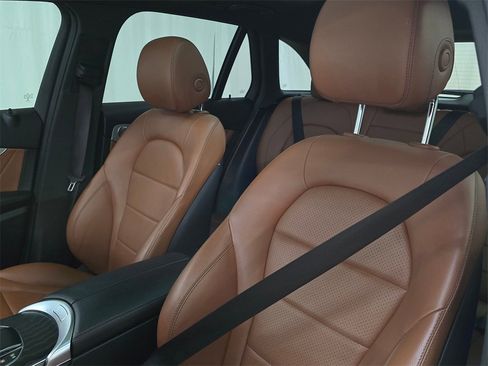 Used 2021 Mercedes-Benz GLC 300 4MATIC w/ AMG Line image 21